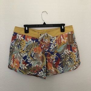 NWT Patagonia Wavefarer Boardshorts